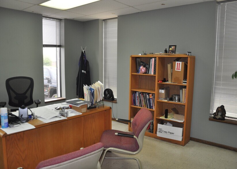 More Photos Of 1418 5th St S, Hopkins Manufacturing For Sale