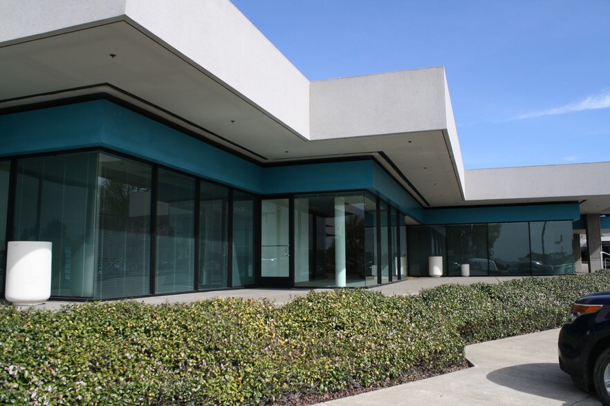Primary Photo Of 70 Stony Point Rd, Santa Rosa Office For Lease