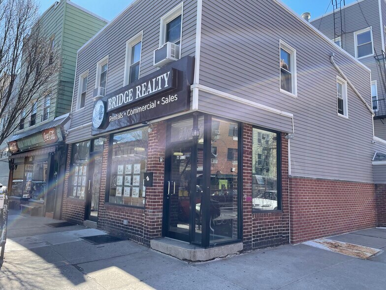 More Photos Of 713 Lorimer St, Brooklyn Storefront Retail Residential For Lease