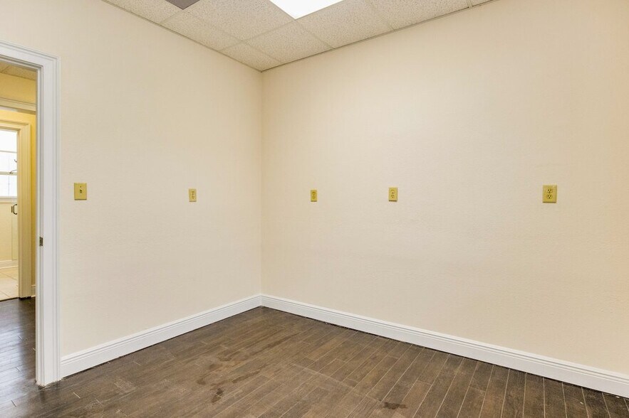 More Photos Of 2220 N Palafox St, Pensacola Medical For Sale