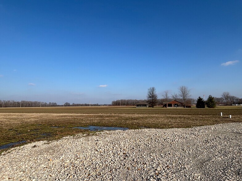 More Photos Of 9274 E 1050th Ave, Robinson Flex For Sale