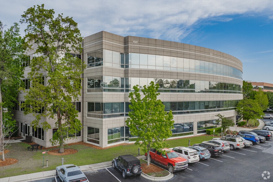 More Photos Of 4000 Faber Place Dr, North Charleston Coworking Space