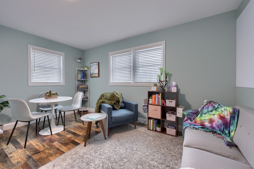 More Photos Of 445 Mountville Dr, Lebanon Office For Sale