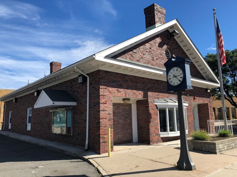 More Photos Of 50 Lafayette Ave, Suffern Freestanding For Lease