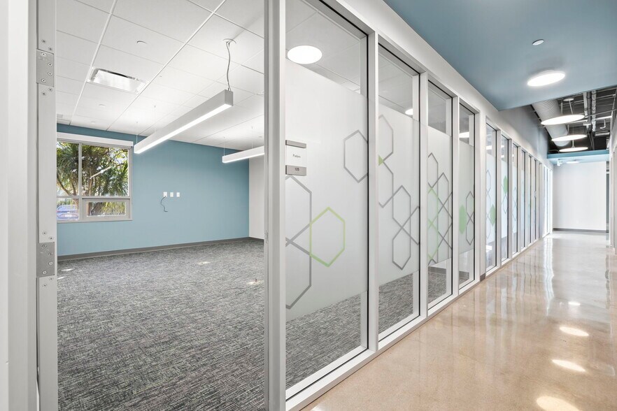 More Photos Of 6398 Cindy Ln, Carpinteria Office For Sale