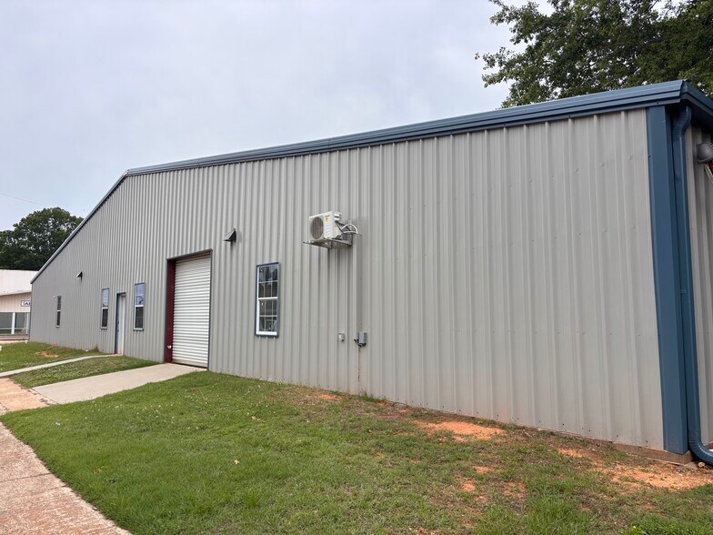 More Photos Of 500 Texas Blvd, Texarkana Light Manufacturing For Sale