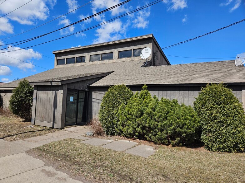 More Photos Of 30 8th St N, Cloquet Office For Sale