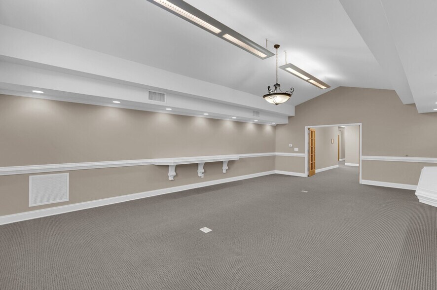 More Photos Of 229 Longtown Rd, Columbia Medical For Sale