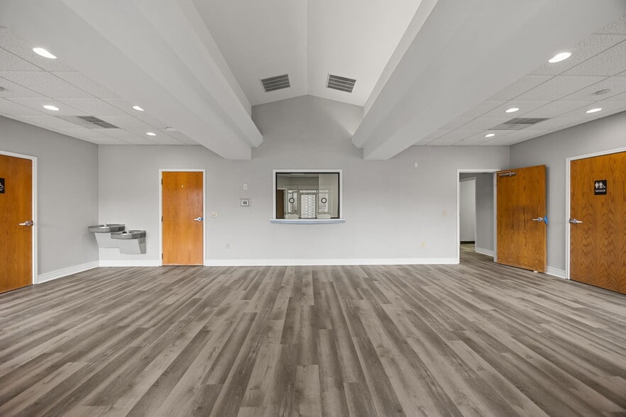 More Photos Of 2450 Emerald Pl, Greenville Medical For Lease