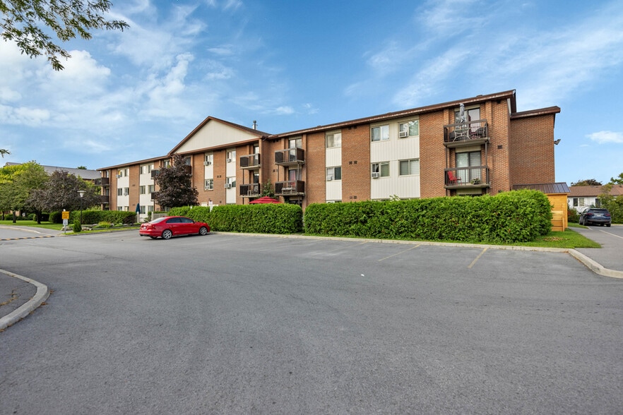 More Photos Of 4 Robert St, Arnprior Apartments For Sale