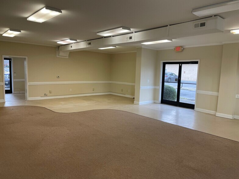 More Photos Of 1601 W Vernon Ave, Kinston Office For Lease