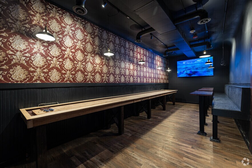 More Photos Of 1011 Front St, Evanston Restaurant For Lease