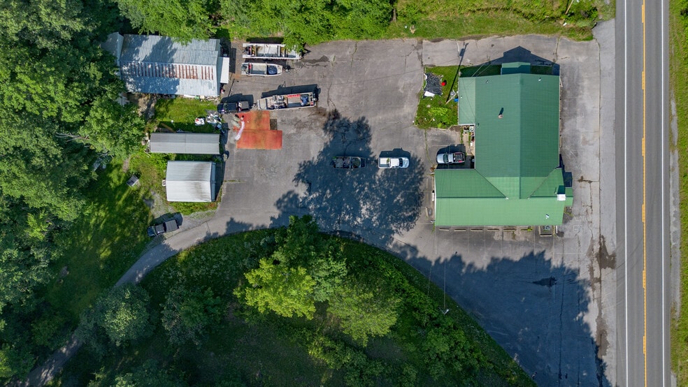 More Photos Of 6641 US Highway 62 W, Kuttawa Flex For Sale