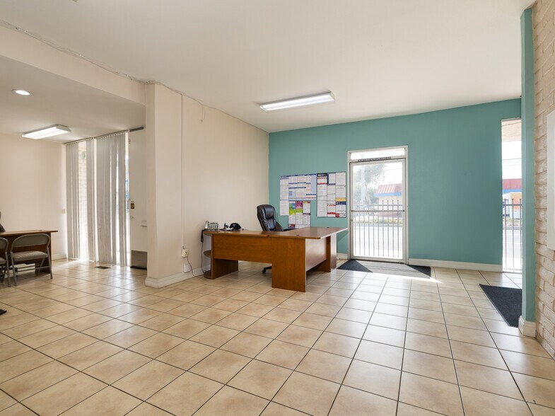 More Photos Of 4701 W Imperial Hwy, Inglewood Loft Creative Space For Sale