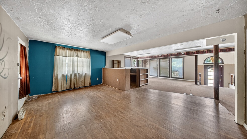 More Photos Of 29369 Lorain Rd, North Olmsted Flex For Sale