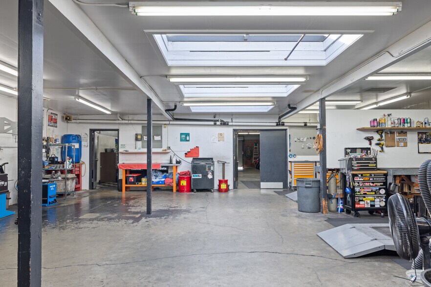 More Photos Of 735 Gilman St, Berkeley Showroom For Sale