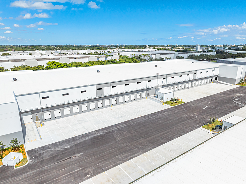 More Photos Of 311 Racetrack Loop, Pompano Beach Unknown For Lease