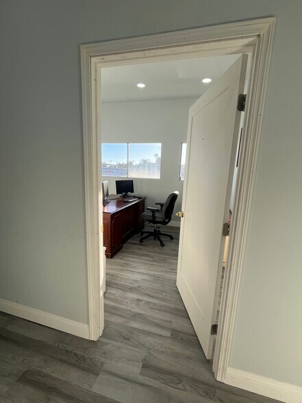 More Photos Of 5564 Sepulveda Blvd, Culver City Storefront For Lease