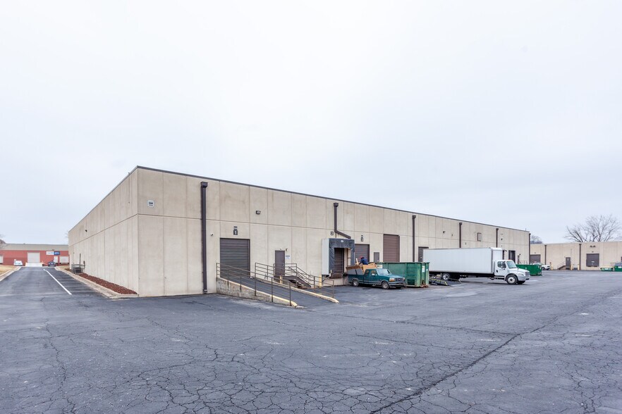 More Photos Of 1140-1146 Booth St, Kansas City Light Manufacturing For Lease