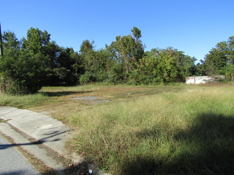 More Photos Of 150 Colonial Trl E, Surry Convenience Store For Sale