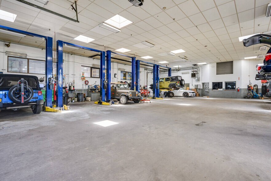More Photos Of 691 County Road 39A, Southampton Auto Dealership For Lease