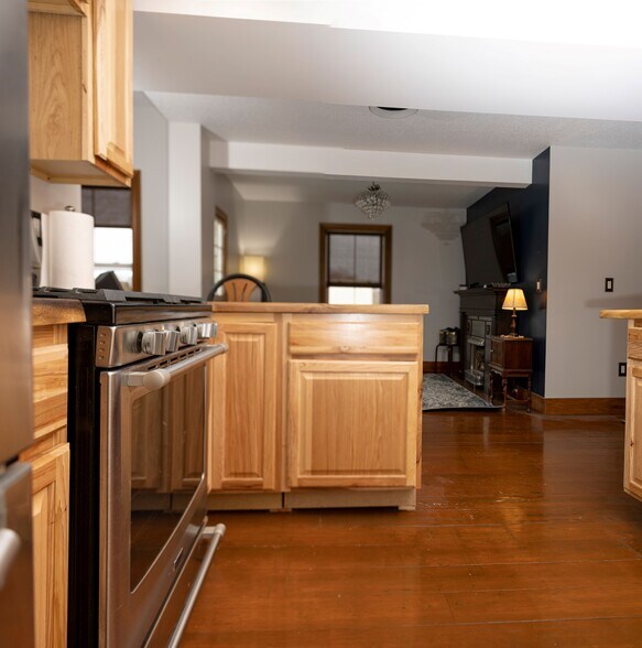 More Photos Of 323 W Wright Ave, Shepherd Specialty For Sale