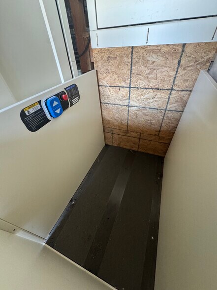 More Photos Of 112 E Cherokee Ave, Enid Manufacturing For Lease