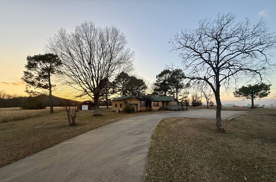 More Photos Of 9708 Highway 71 S, Fort Smith Office For Sale