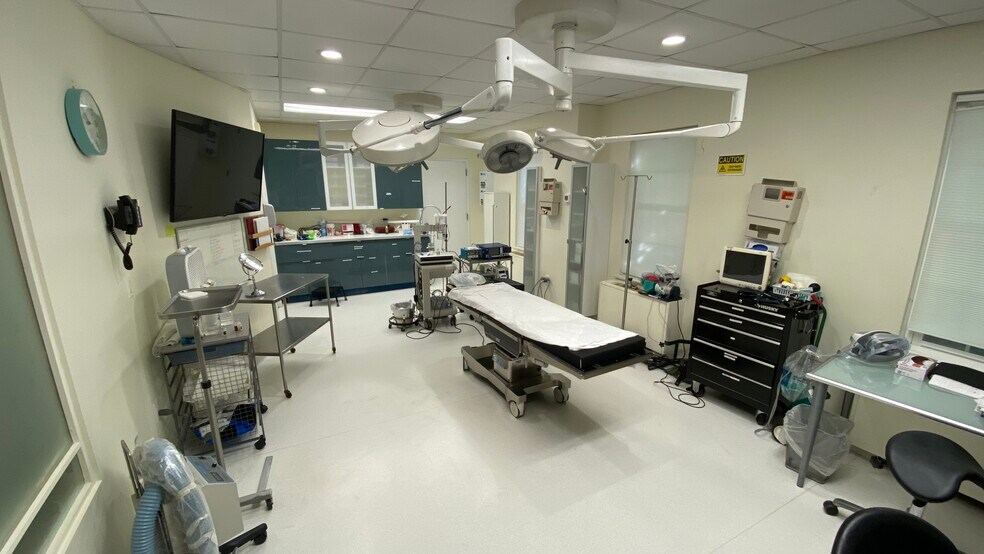 More Photos Of 313 Park Ave, Falls Church Medical For Sale