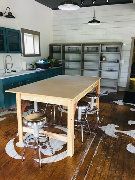 More Photos Of 4434 Wadsworth Rd, Norton Freestanding For Sale