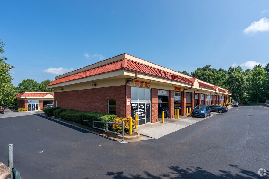 Primary Photo Of 2730 Austell Rd, Marietta Auto Repair For Lease