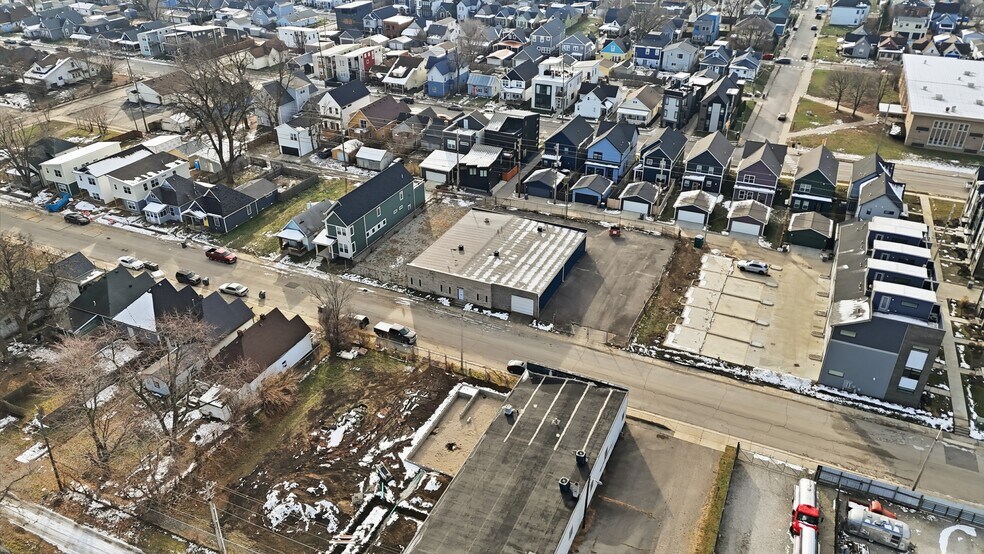More Photos Of 1351 Deloss St, Indianapolis Manufacturing For Sale