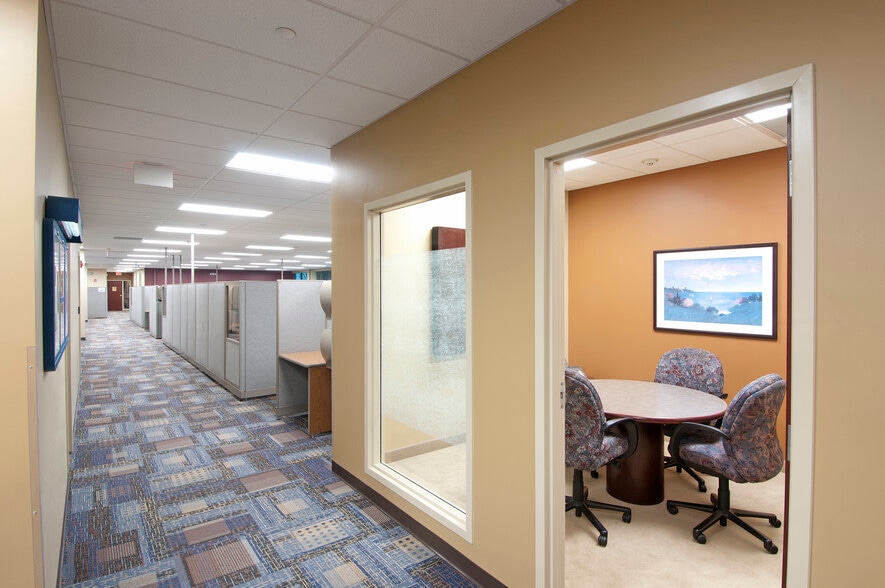 More Photos Of 94 New Karner Rd, Albany Office For Lease