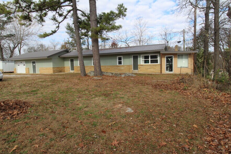 More Photos Of 200 2nd st, Mammoth Spring Office Residential For Sale