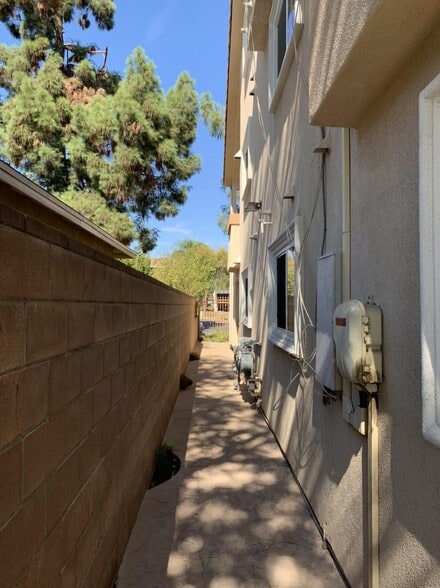 More Photos Of 17088 Chatsworth St, Granada Hills Apartments For Sale