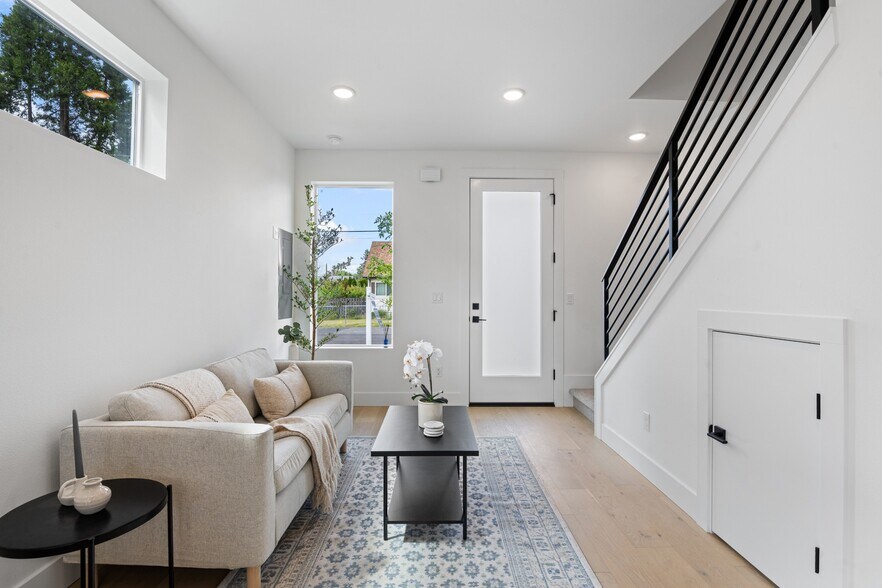 More Photos Of 4380 NE Going St, Portland Multifamily For Sale