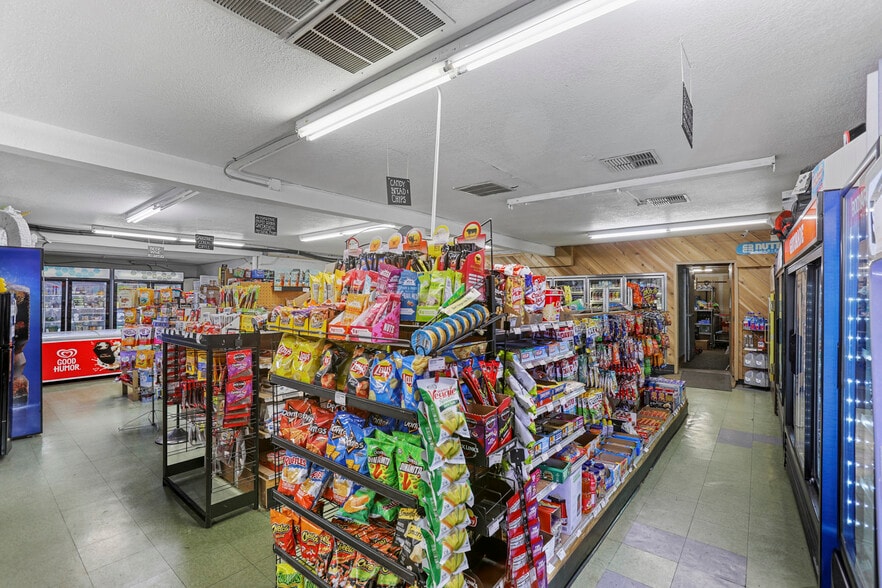 More Photos Of 31815 E Historic Columbia RI Hwy, Troutdale Convenience Store For Sale