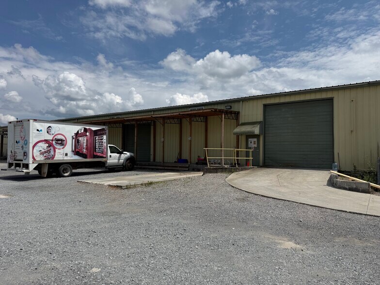 More Photos Of 3313 Sexton Rd SE, Decatur Manufacturing For Lease