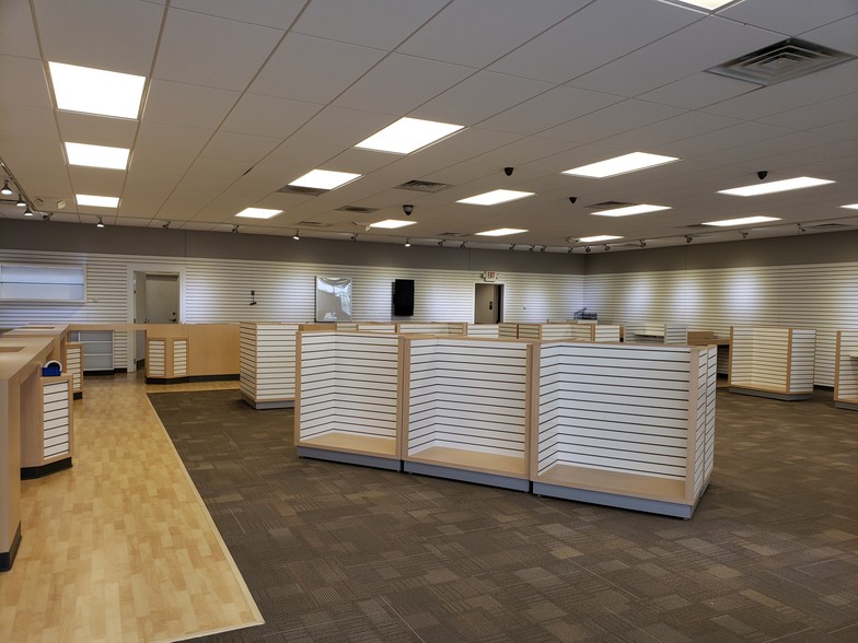 More Photos Of 2979 Lindbergh Blvd, Springfield Storefront Retail Office For Lease