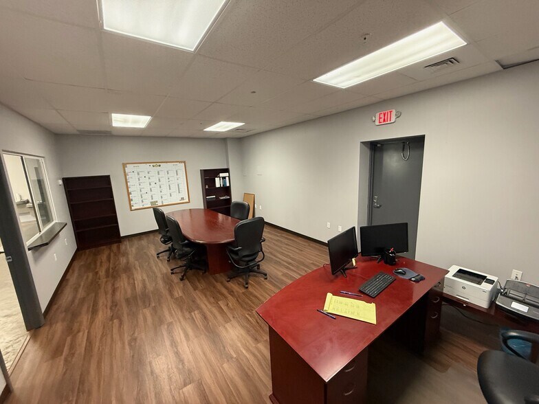 More Photos Of 403 Hillbrath Dr, Lantana Warehouse For Lease