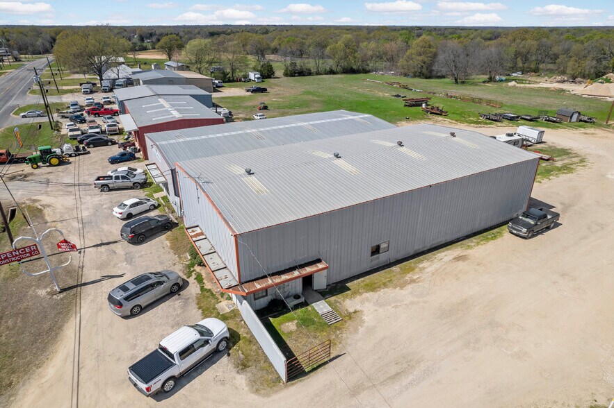 More Photos Of 2620 Farm Road 79, Paris Warehouse For Sale