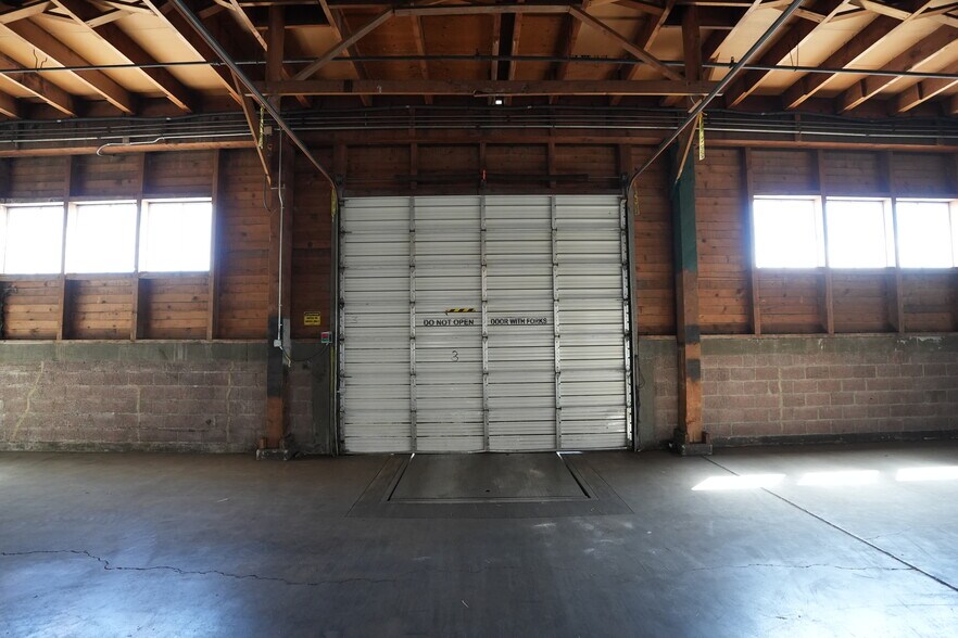 More Photos Of 1500 S 300 W, Clearfield Warehouse For Lease