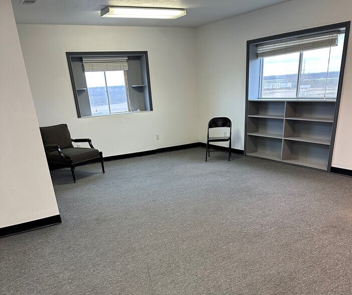 More Photos Of 642 US Highway 80 E, Sunnyvale Flex For Lease