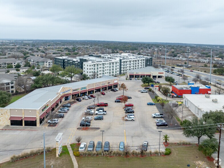 More Photos Of 615 W Slaughter Ln, Austin Freestanding For Lease
