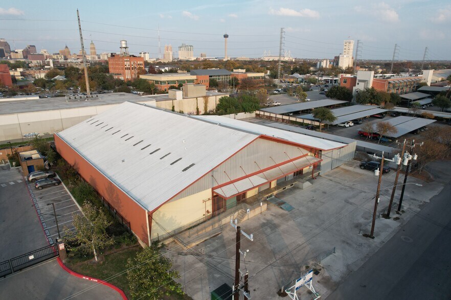 More Photos Of 319 W Peden, San Antonio Distribution For Sale