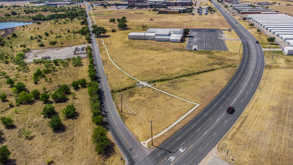 More Photos Of 1014 N Nolan River Rd, Cleburne Medical For Sale