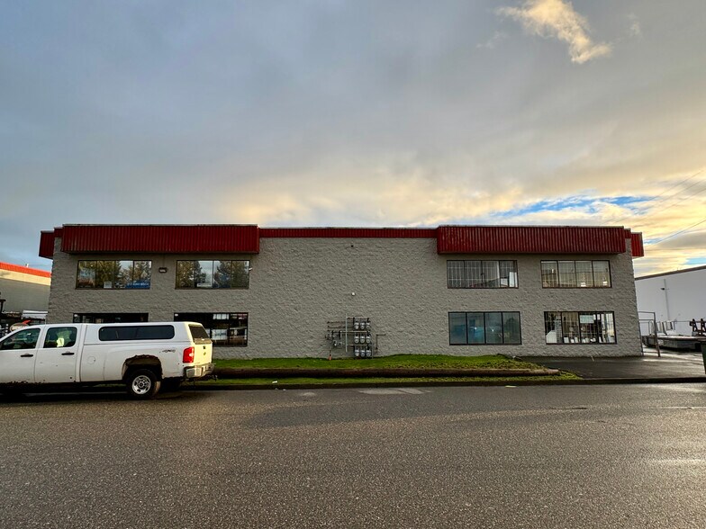 More Photos Of 19640 Landmark Way, Langley Warehouse For Lease