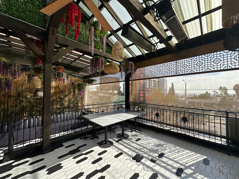 More Photos Of 8907-8917 W Sunset Blvd, West Hollywood Storefront For Lease