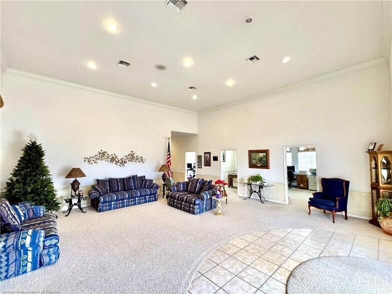 More Photos Of 2605 Bayview St, Sebring General Retail For Sale