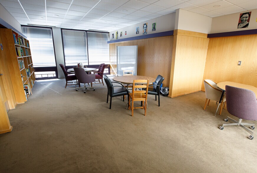 More Photos Of 3516 Covington Hwy, Decatur Office For Sale